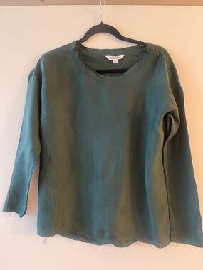 Silk BB Dakota Teal Green Raw-Edge Long Sleeve Tee